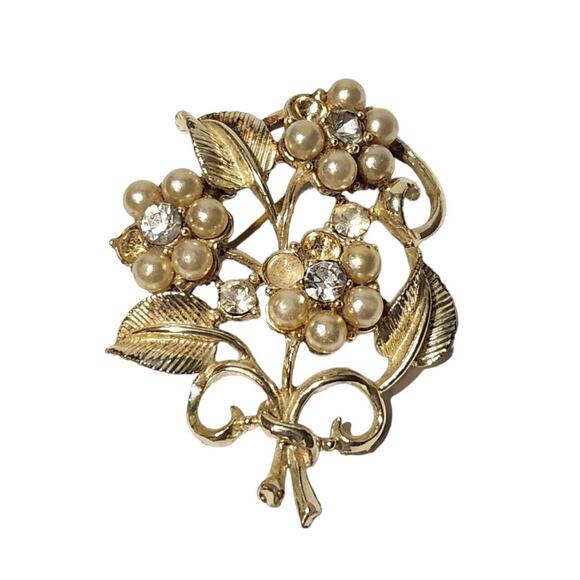 CORO VINTAGE GOLD TONE RHINESTONE PEARL FLOWER BOUQUETS BROOCH LAPEL PIN HAT - Picture 1 of 6